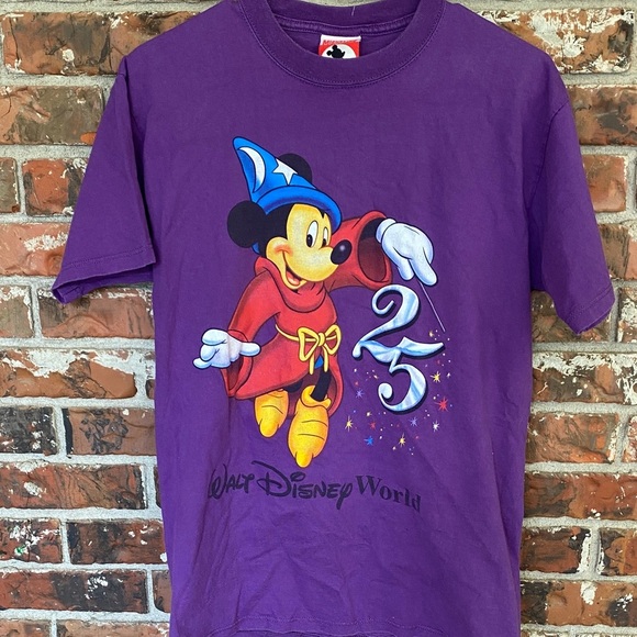 Vintage Disney tee - Picture 1 of 4